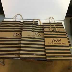 DSW shopping bag bundle of 4